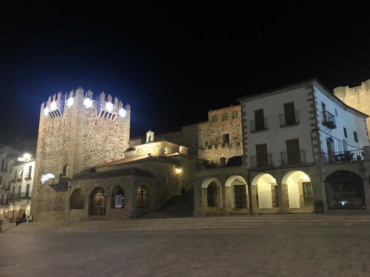 Adama Apartamento Turístico Caceres Bagian luar foto