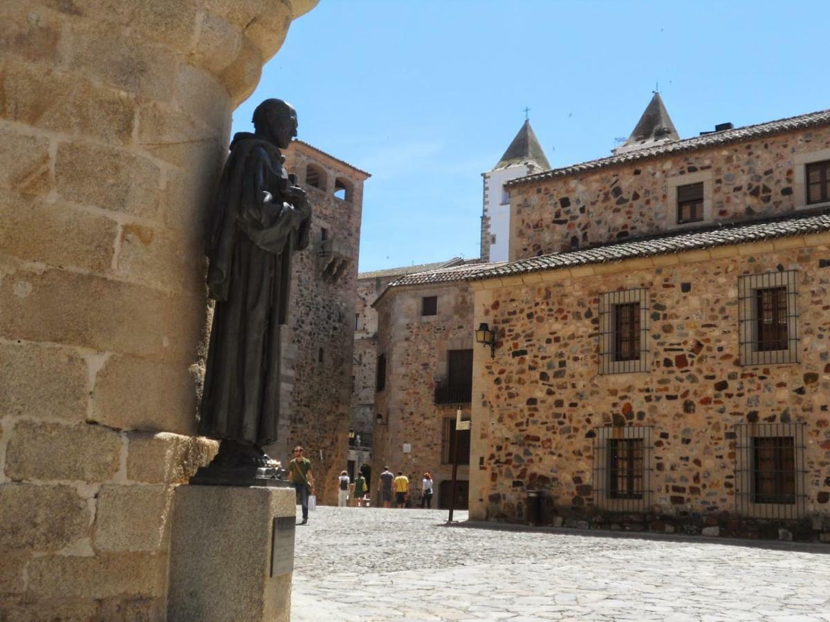 Adama Apartamento Turístico Caceres Bagian luar foto